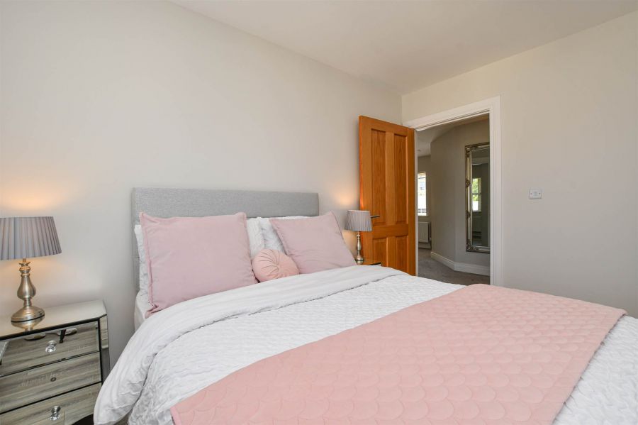 4 Strangford Manor