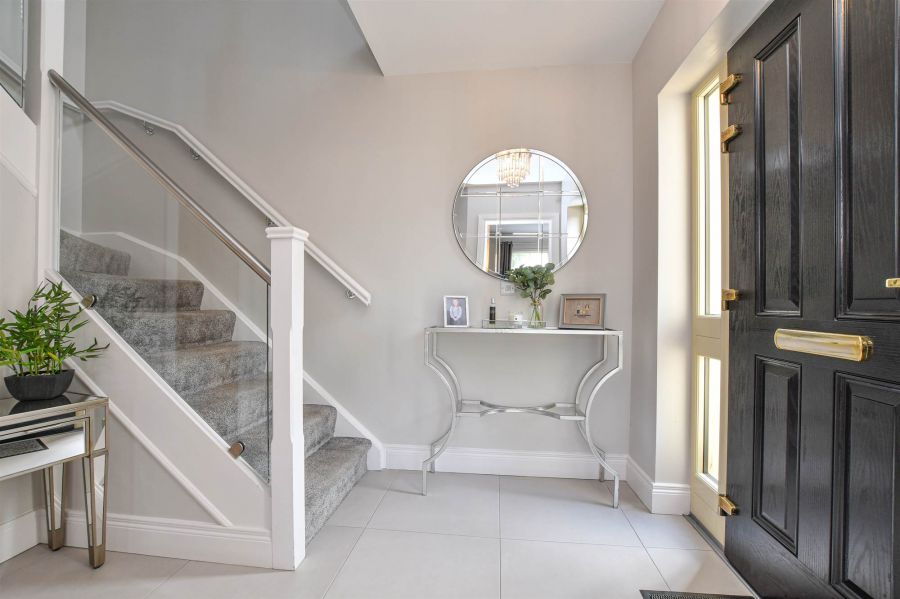 4 Strangford Manor