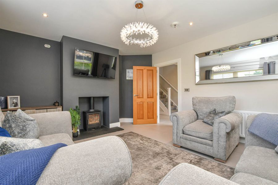 4 Strangford Manor
