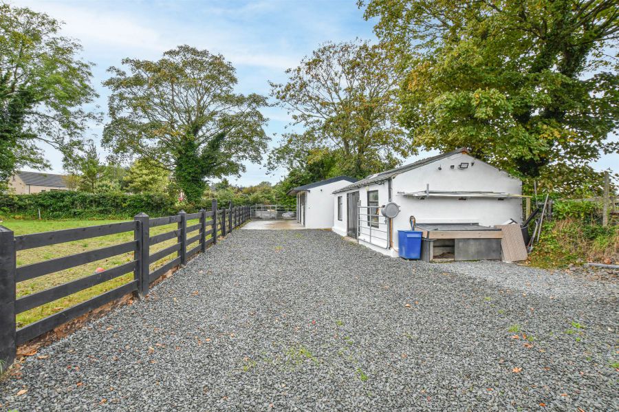 58 Crawfordstown Road