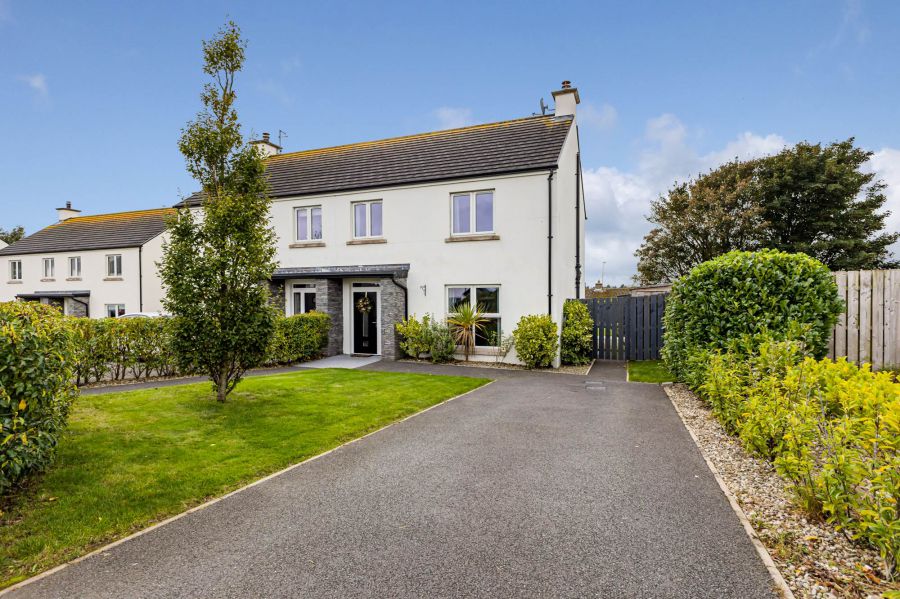 31 Saul Acres, Downpatrick, BT30 6FX