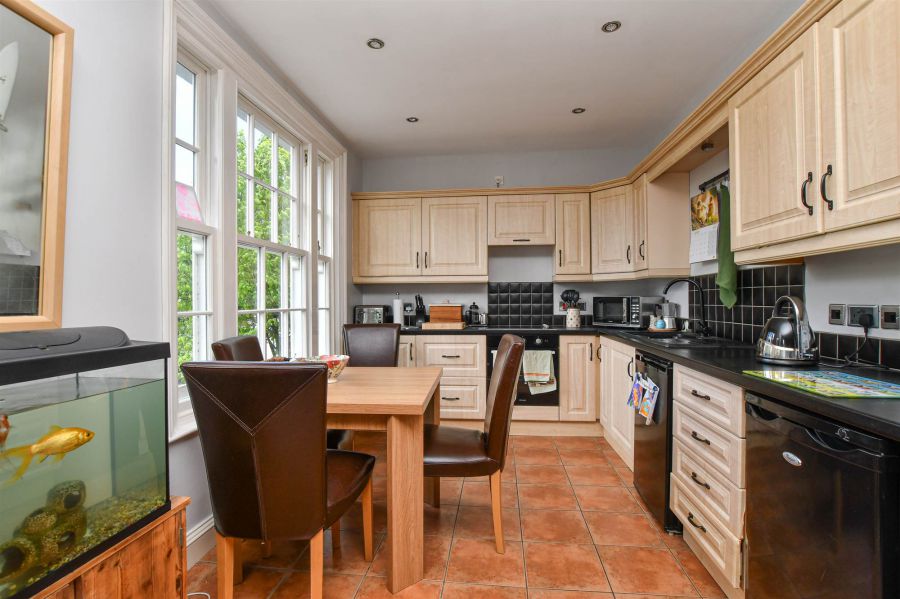 12B  Kildare Street