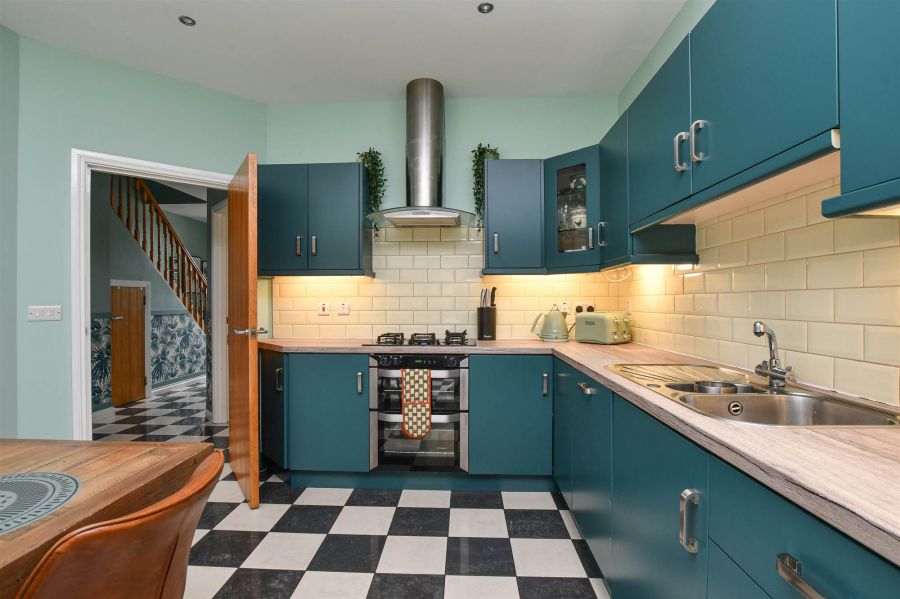 9 Forge Hill Close
