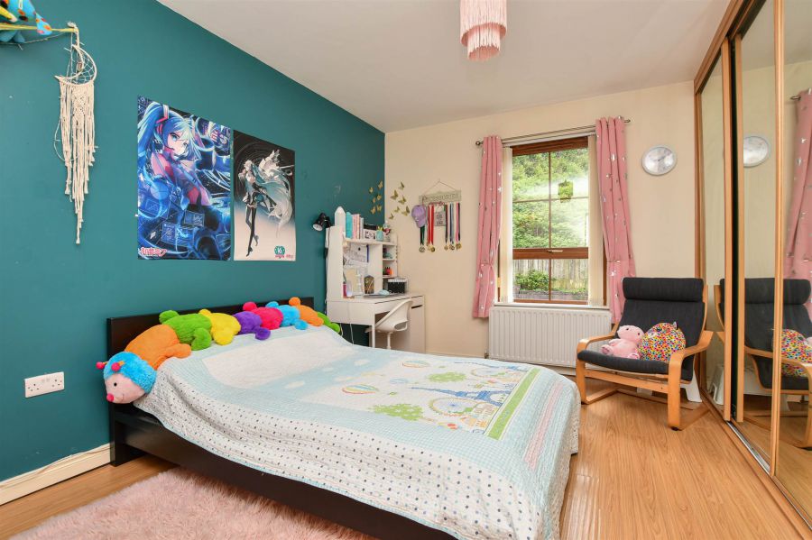 9 Forge Hill Close