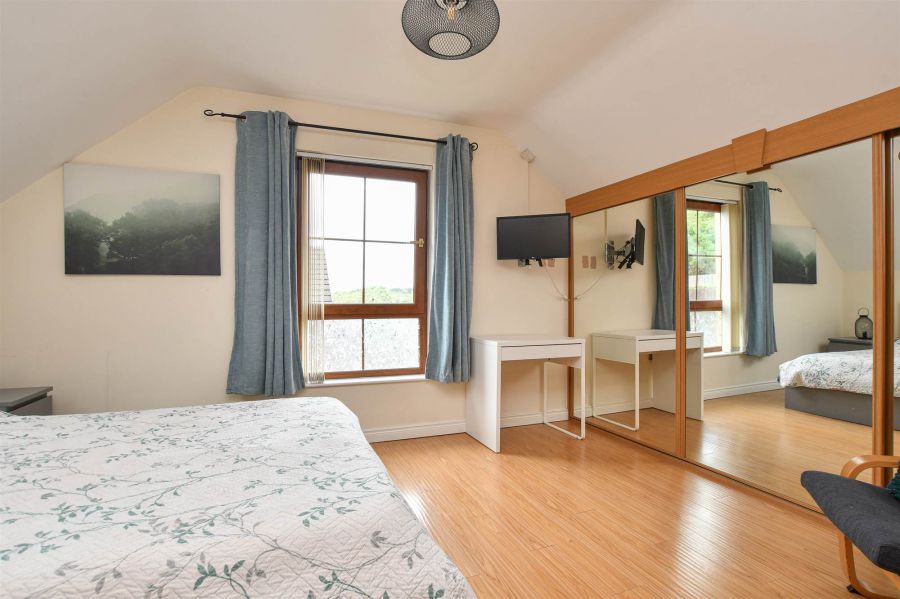 9 Forge Hill Close