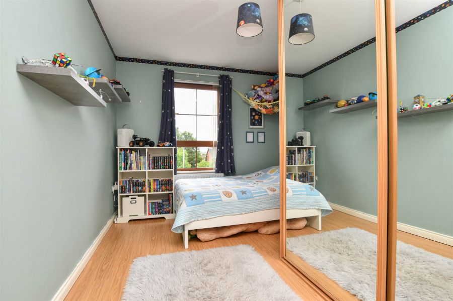 9 Forge Hill Close