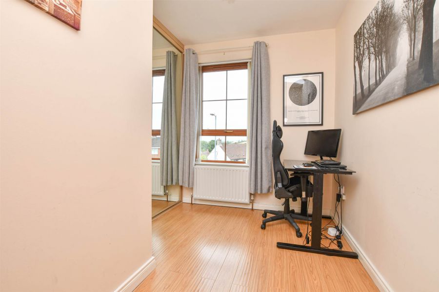 9 Forge Hill Close