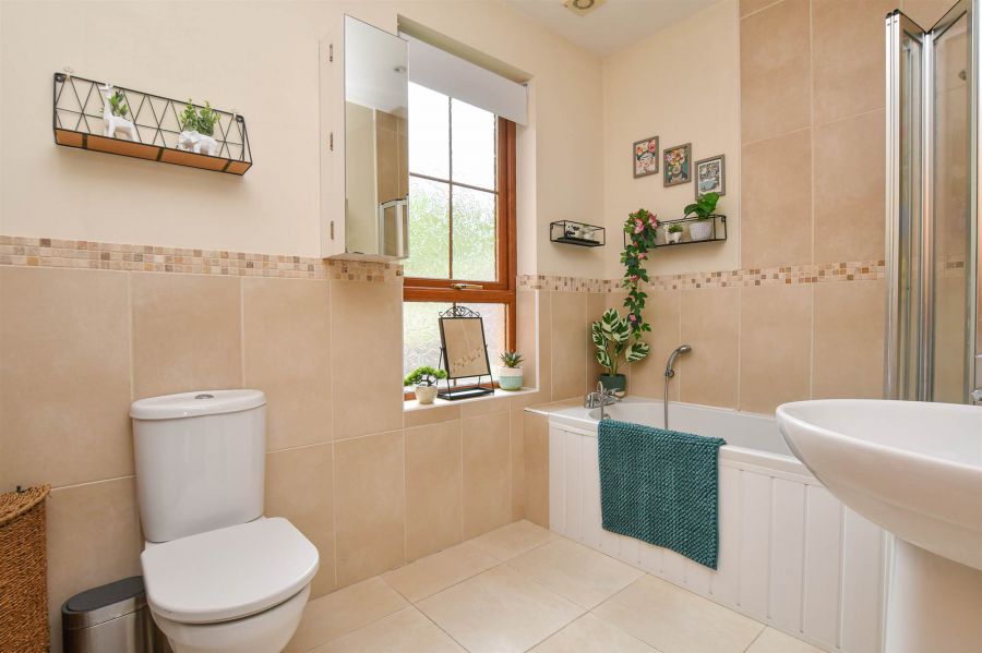 9 Forge Hill Close