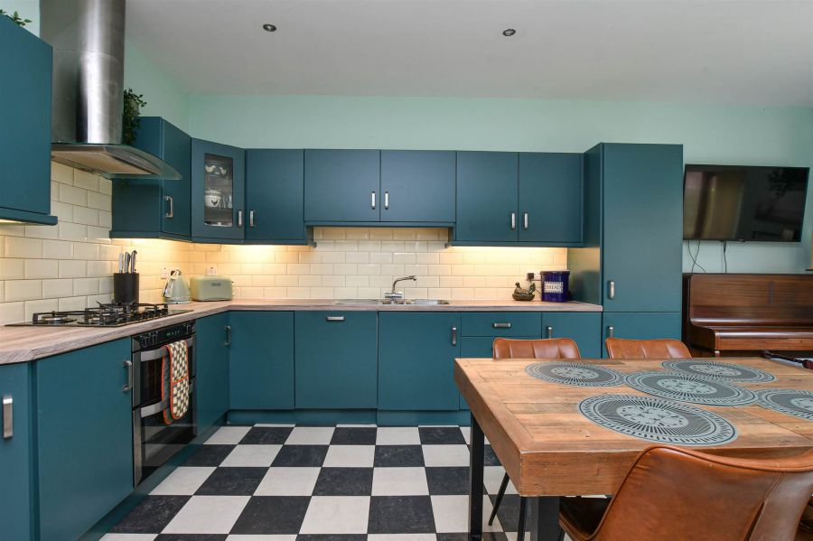 9 Forge Hill Close