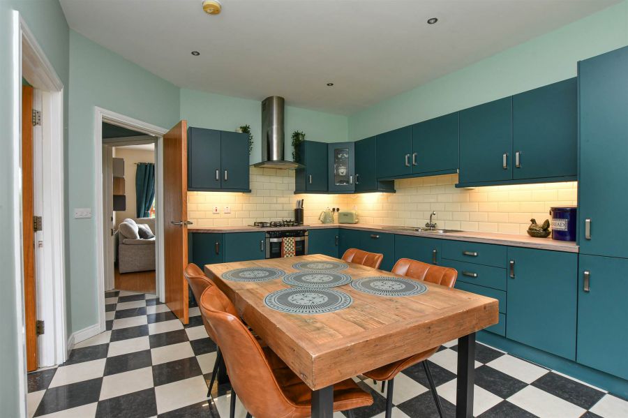 9 Forge Hill Close