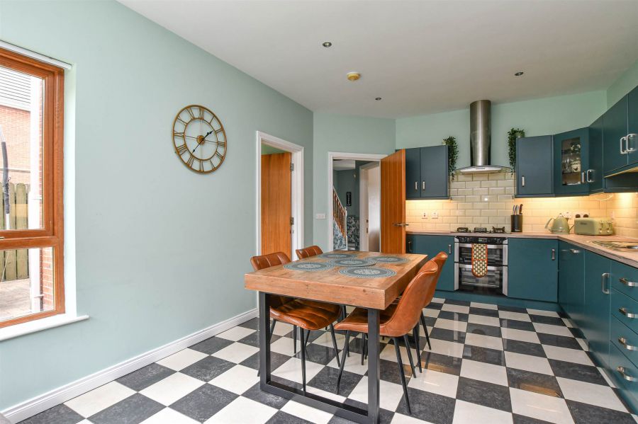 9 Forge Hill Close