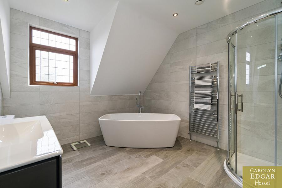 Ballynester Lodge, 2 Cottage Hill