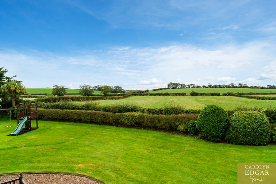 Ballynester Lodge, 2 Cottage Hill