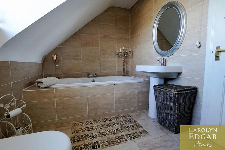 Winter Fell 71B Main Road