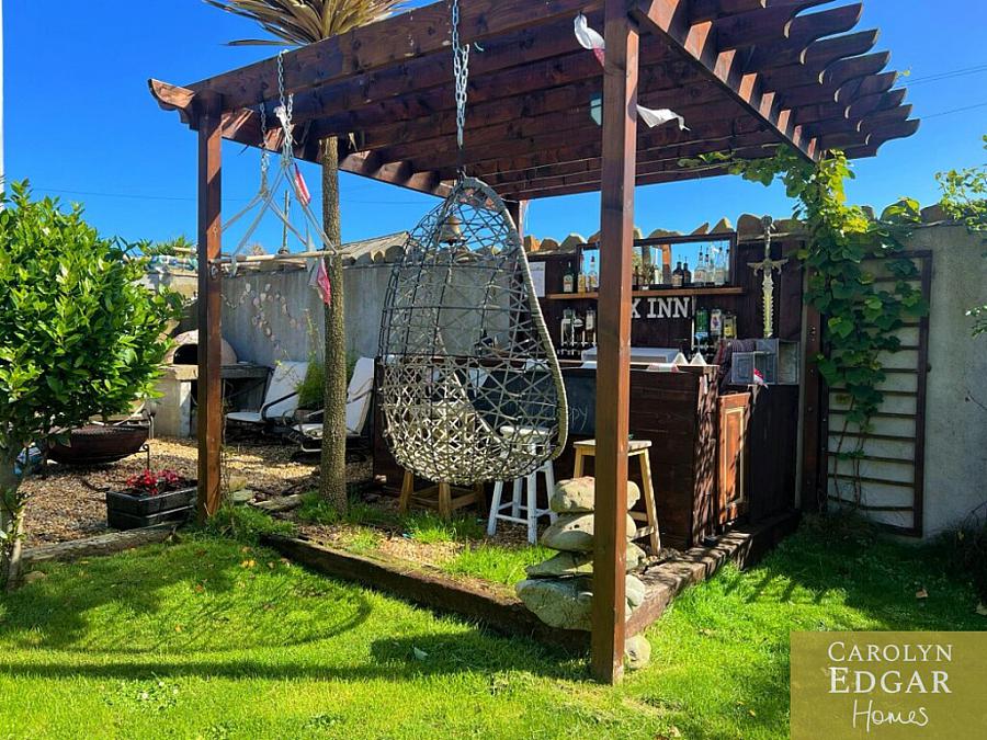 Winter Fell 71B Main Road