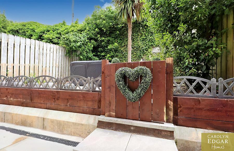 24 East Street Court