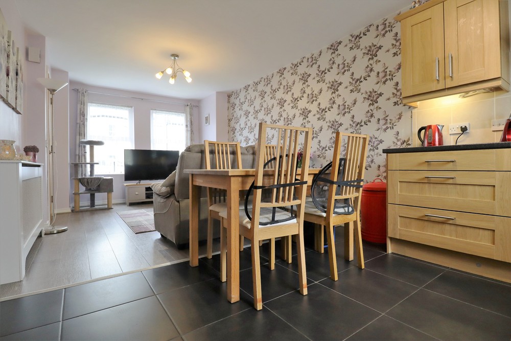 86 Linen Crescent 86 Linen Crescent