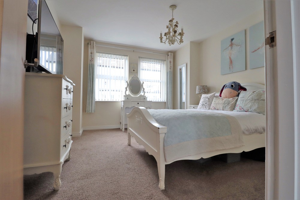 86 Linen Crescent 86 Linen Crescent