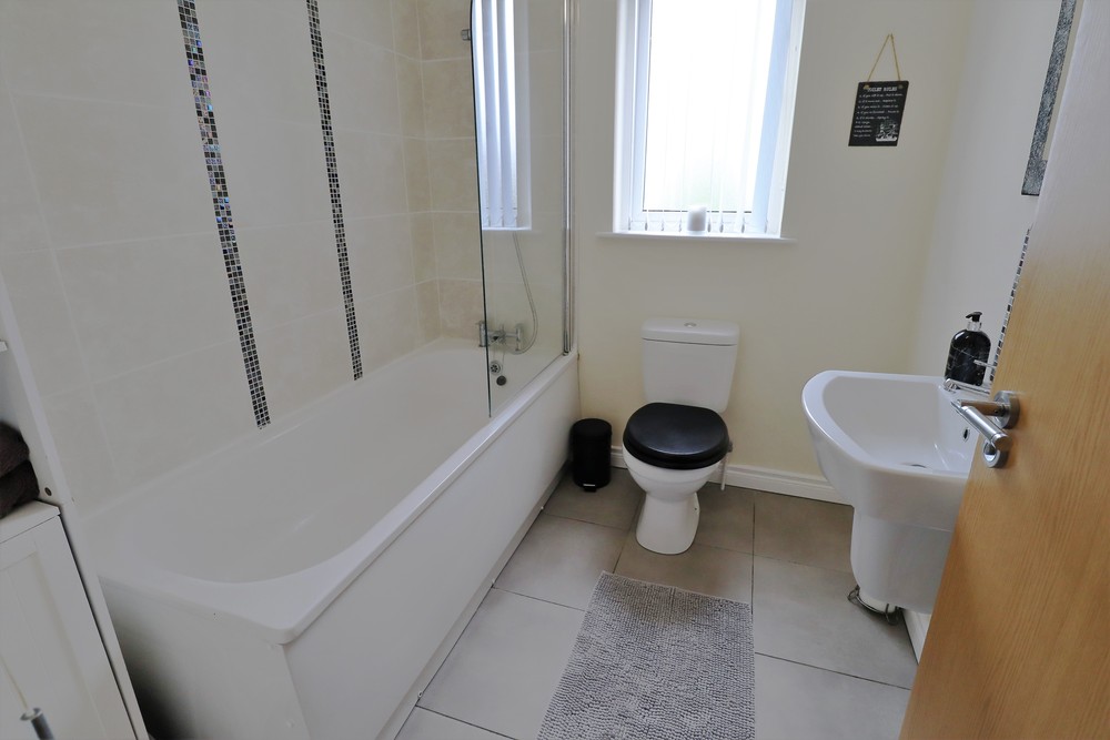 86 Linen Crescent 86 Linen Crescent