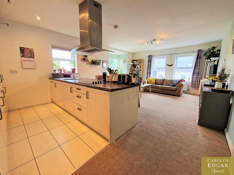 1 Loughshore Courtyard