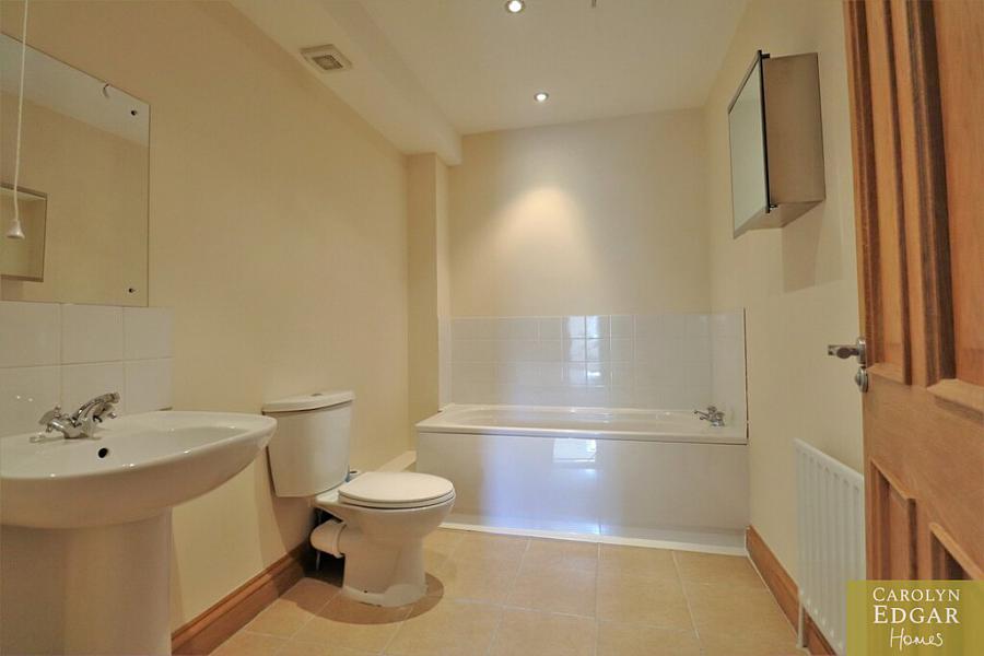 Apt 2 4 Princetown Avenue