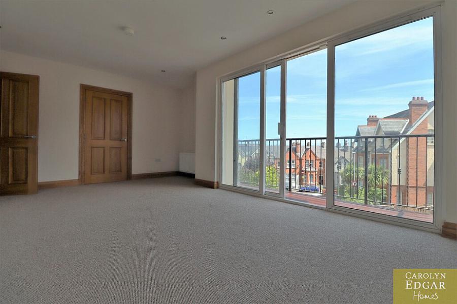 Apt 2 4 Princetown Avenue