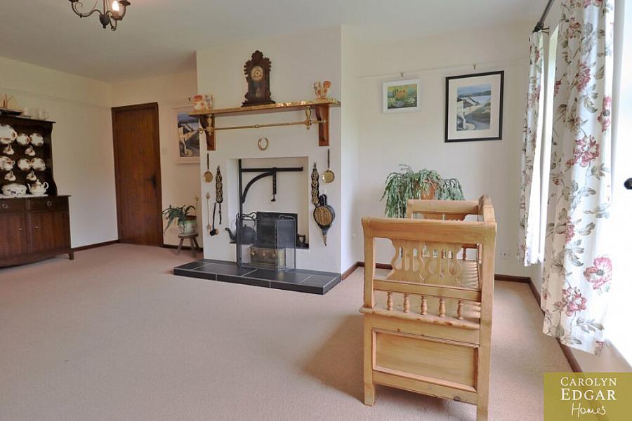 61 Ballyeasborough Road