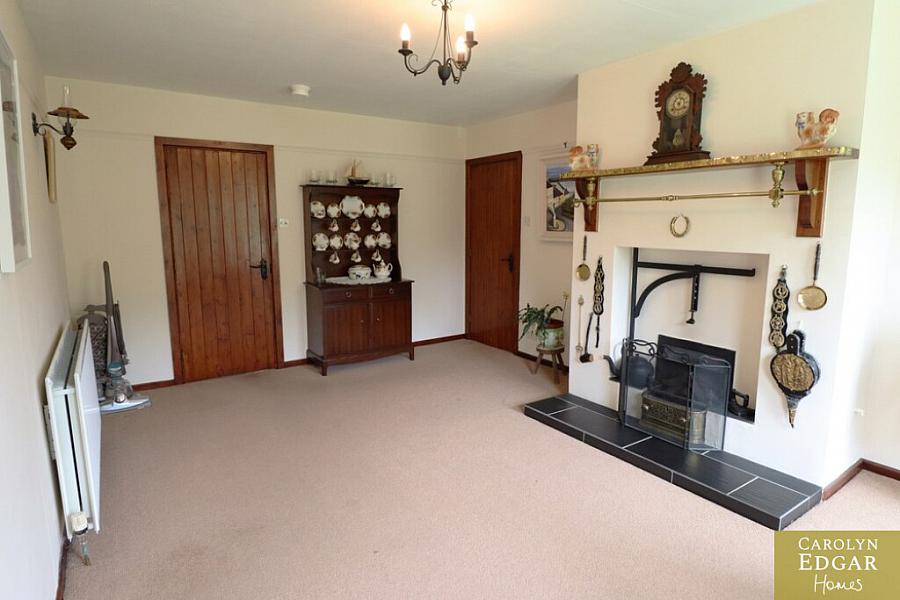 61 Ballyeasborough Road