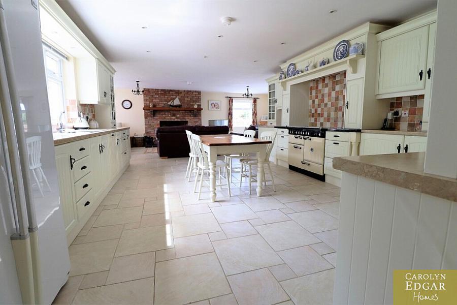 61 Ballyeasborough Road