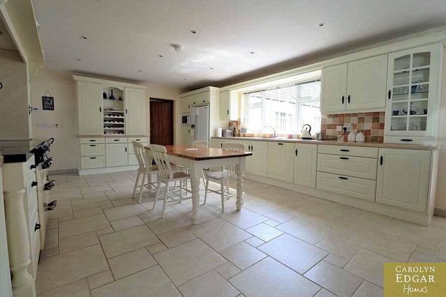 61 Ballyeasborough Road