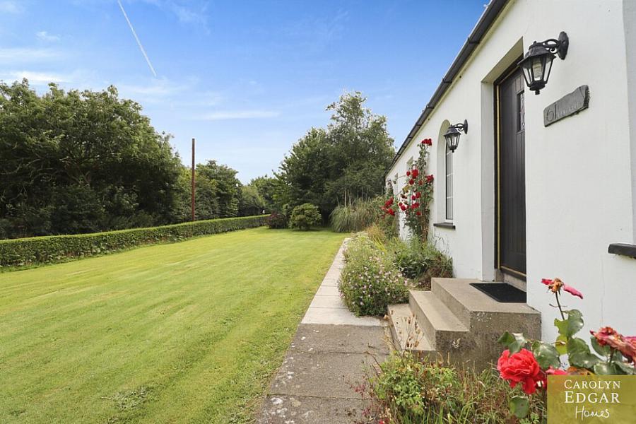 61 Ballyeasborough Road