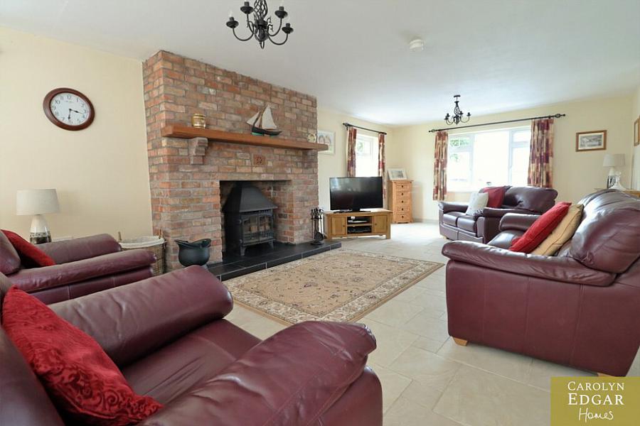 61 Ballyeasborough Road