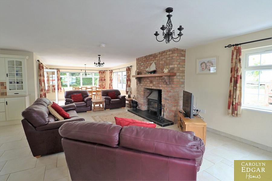 61 Ballyeasborough Road