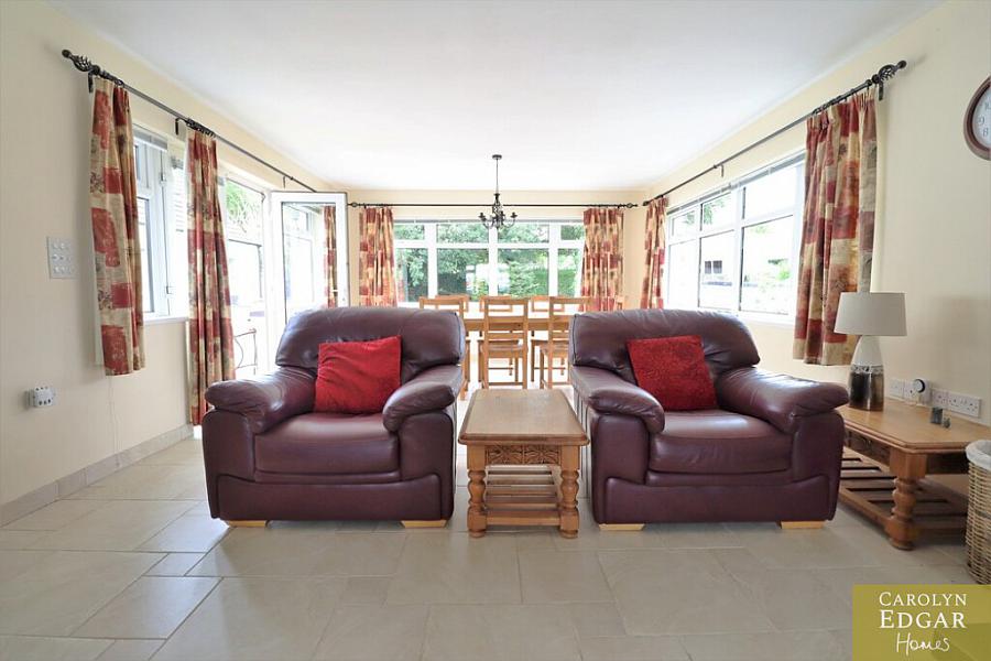 61 Ballyeasborough Road