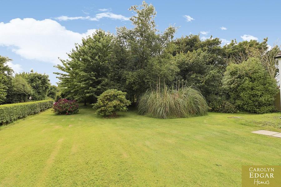 61 Ballyeasborough Road