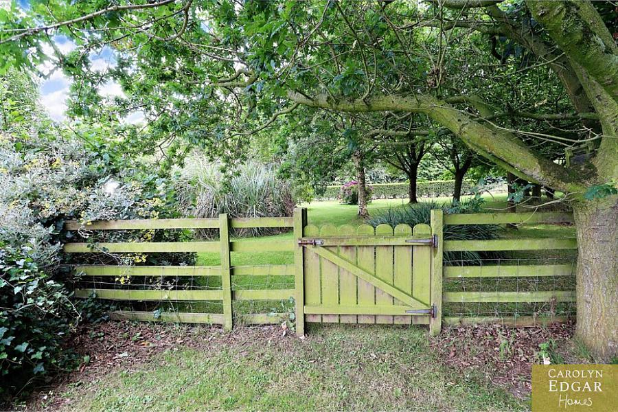 61 Ballyeasborough Road