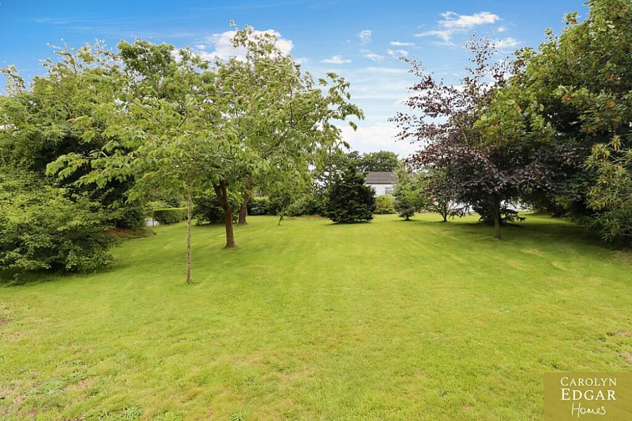 61 Ballyeasborough Road