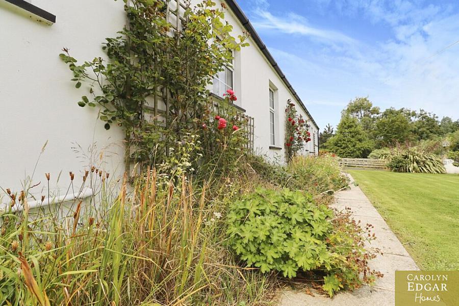 61 Ballyeasborough Road