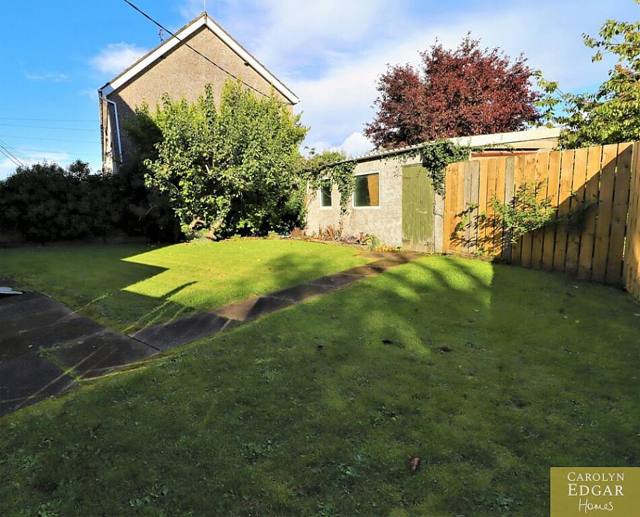 63 Grovehill Gardens