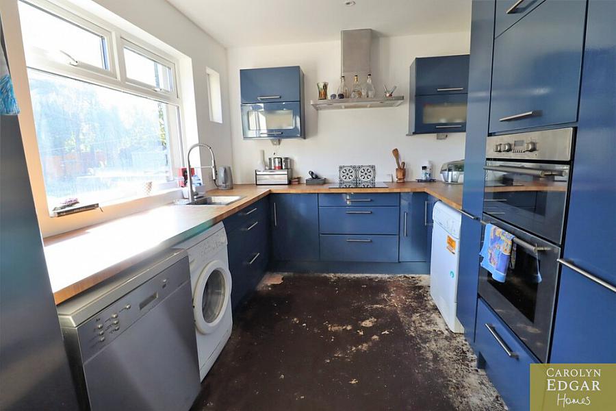 63 Grovehill Gardens