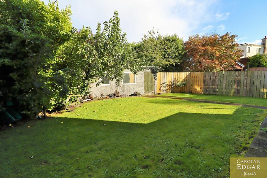 63 Grovehill Gardens