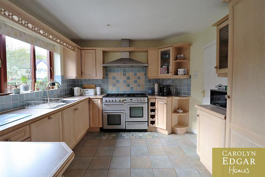 36 Lord Warden's Manor