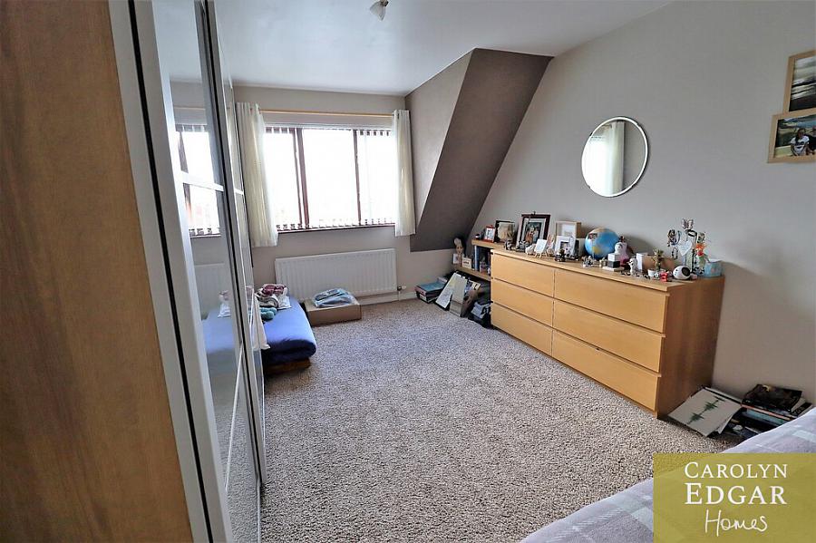 36 Lord Warden's Manor