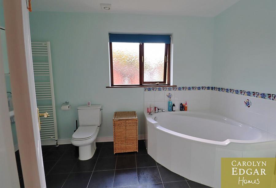 36 Lord Warden's Manor