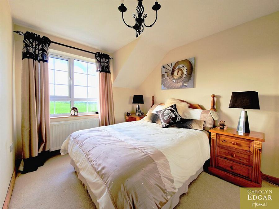 10 Ellisfield Mews
