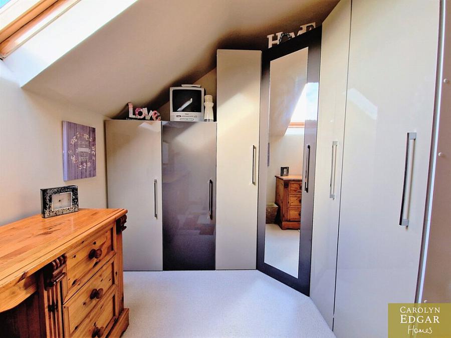 10 Ellisfield Mews