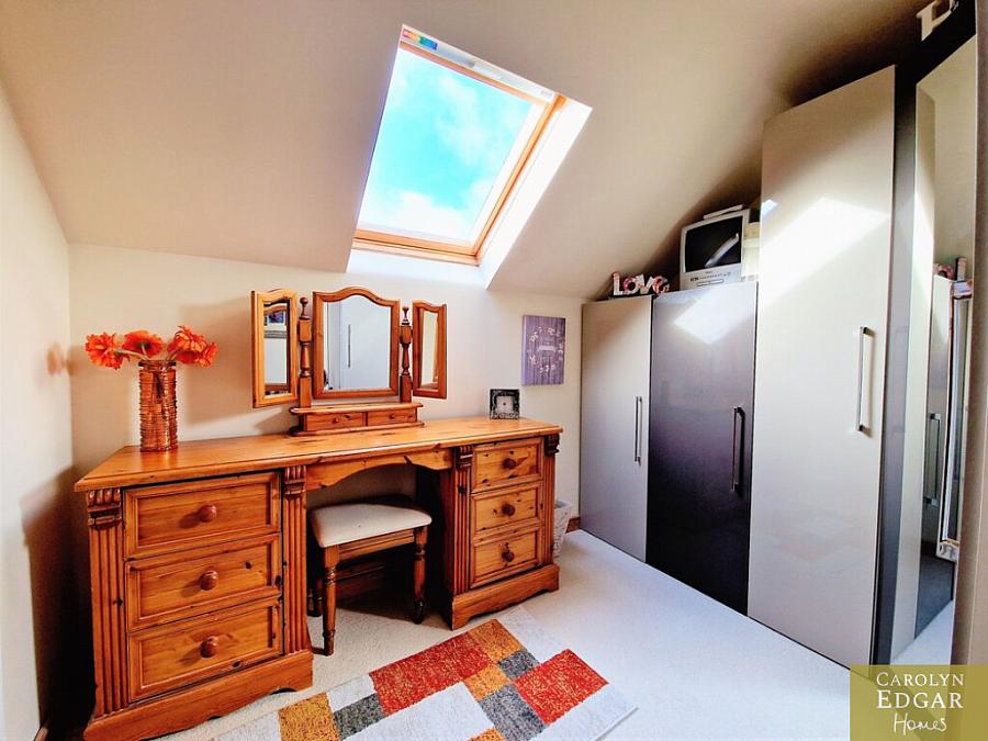 10 Ellisfield Mews