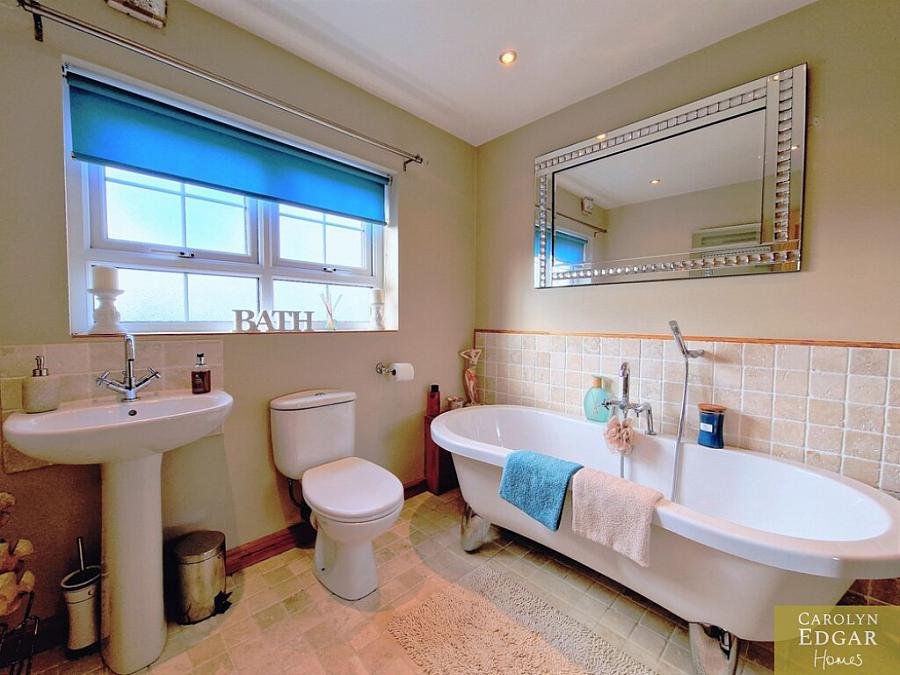 10 Ellisfield Mews