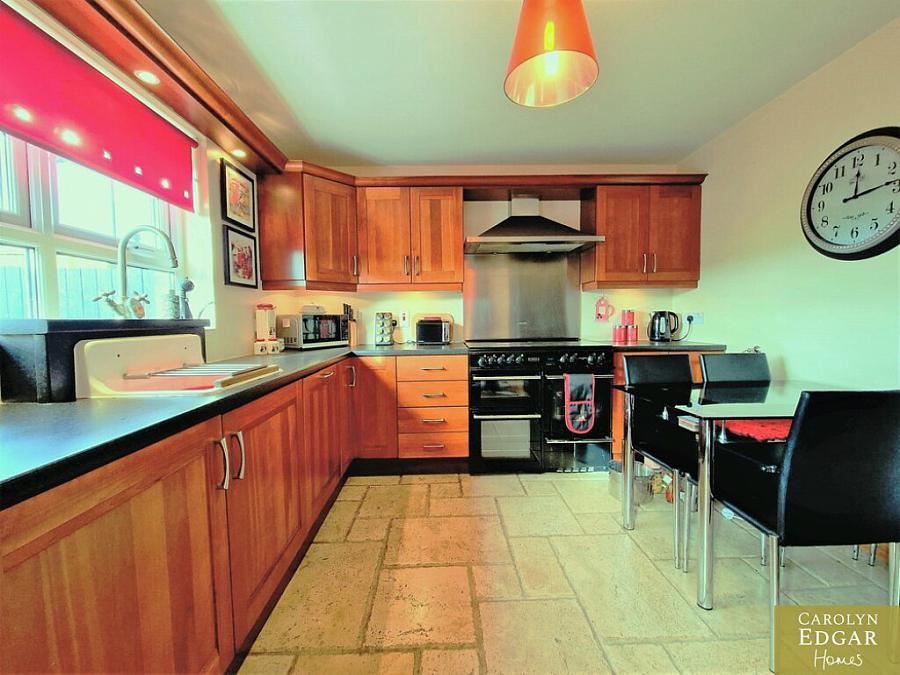 10 Ellisfield Mews