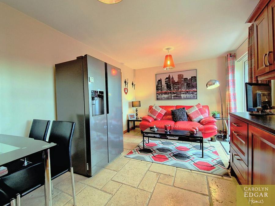 10 Ellisfield Mews